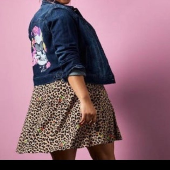 NWT Torrid x Betsey Johnson skull trucker jean jacket coat - Picture 2 of 4